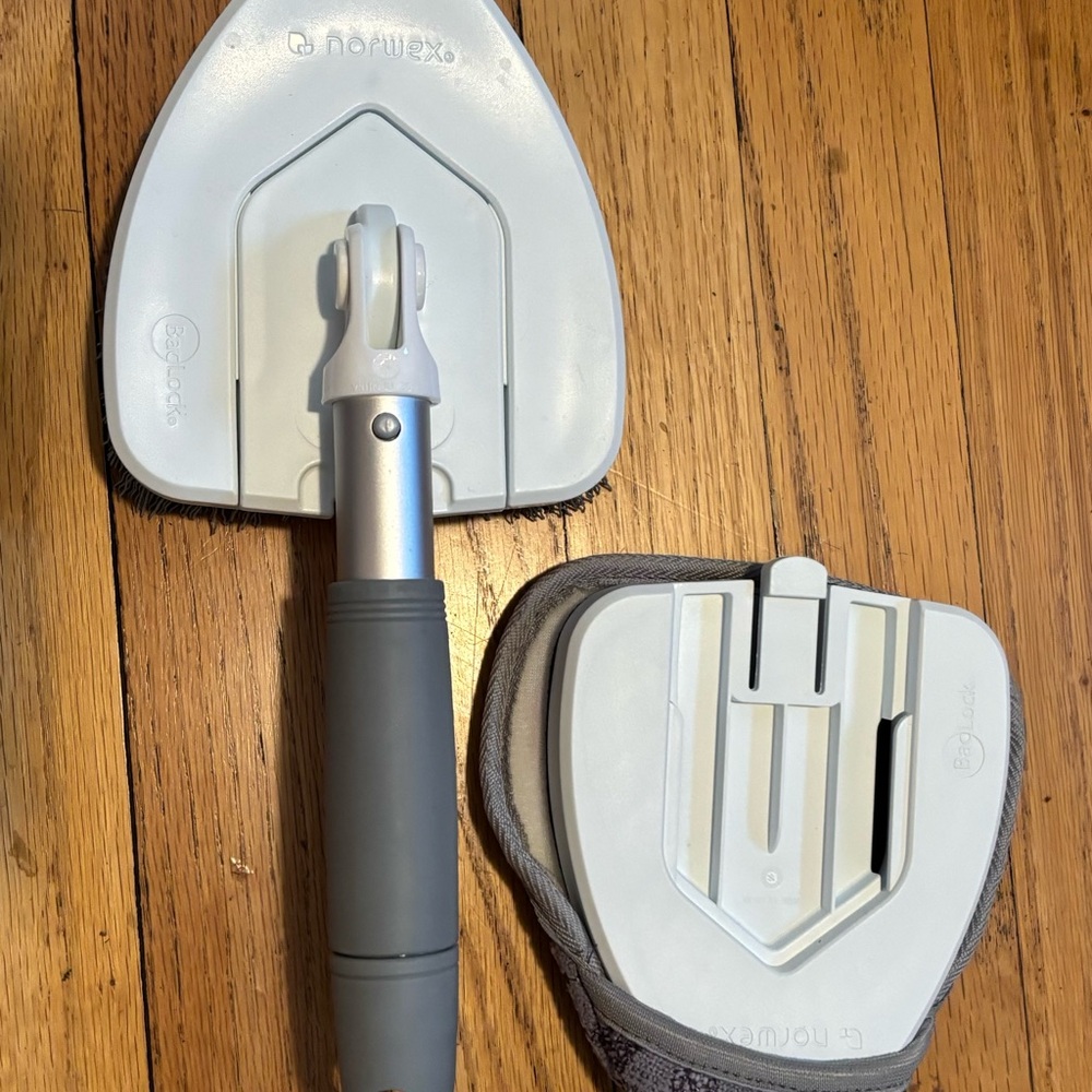 Norwex Hand-Held Tub and Tile Cleaning Set with Interchangeable Heads